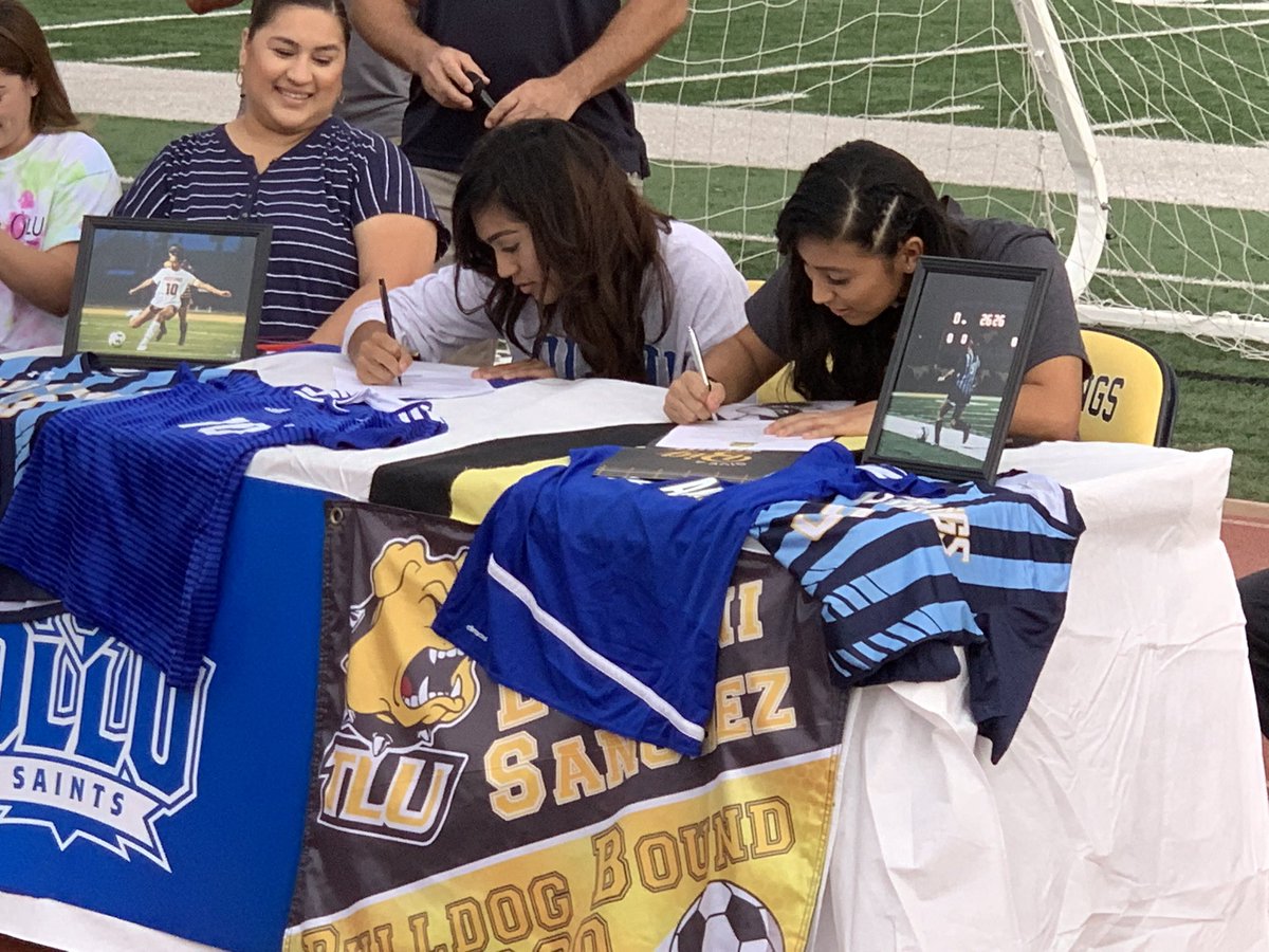 ramjrcastillo's tweet photo. Congratulations to Andrea Santana and Leilani Sanchez on their signing to continue playing soccer at the collegiate level! OLLU and TLU! Wishing them the best! @Pride_Mustangs @memstuco @Ladymustangsoc @McAllenISD https://t.co/PCtSEMT38o