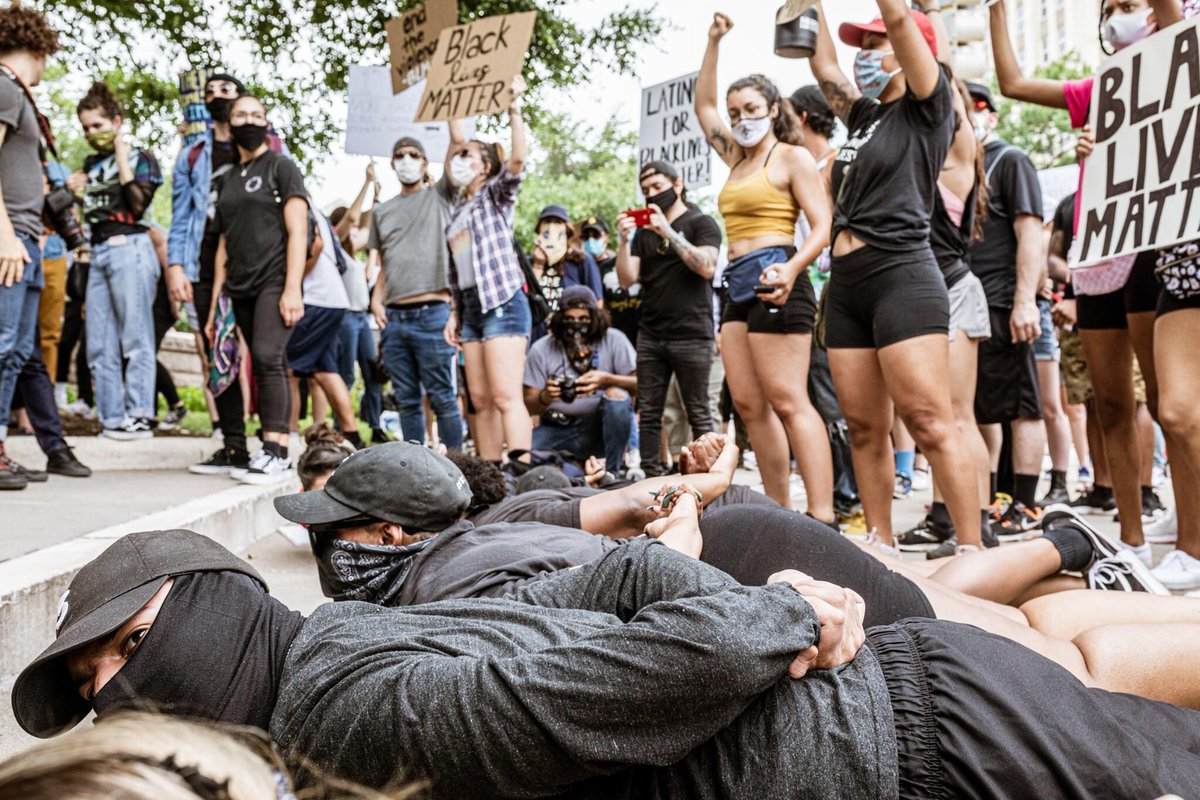 parabeks's tweet photo. Austin for George Floyd. Austin for Black Lives. 5/31/2020 Protest. 
.
.
.
#georgefloyd #georgefloydprotest #blacklivesmatter #icantbreathe #sayhisname #austintexas #atx #austin #austintx #protest #protests #nojusticenopeace @Blklivesmatter @AustinChronicle @statesman https://t.co/hhol3rDTQk