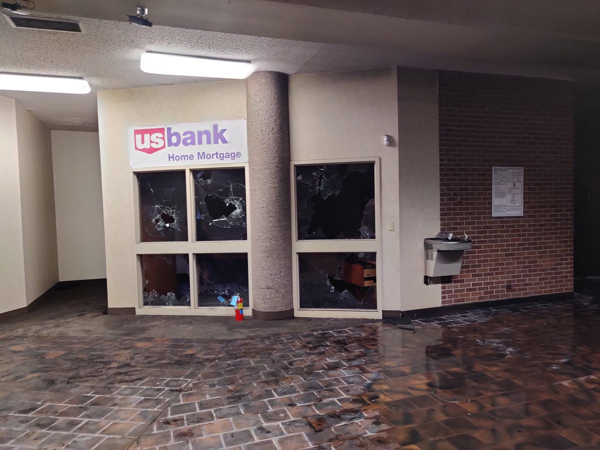 LemonNation tweet media