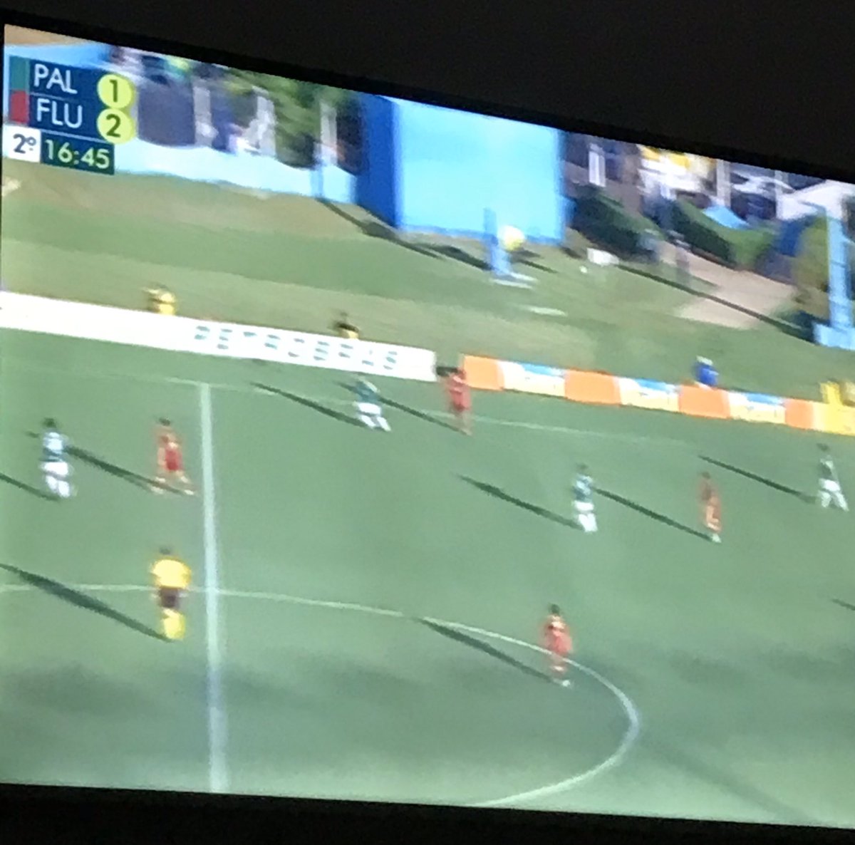 1berttu's tweet photo. 2020 tá tão doido que eu to assistindo Gum e Leandro Euzébio ganharem o Brasileirão de novo.
#Fluminense #OFred https://t.co/bRDQlELme1