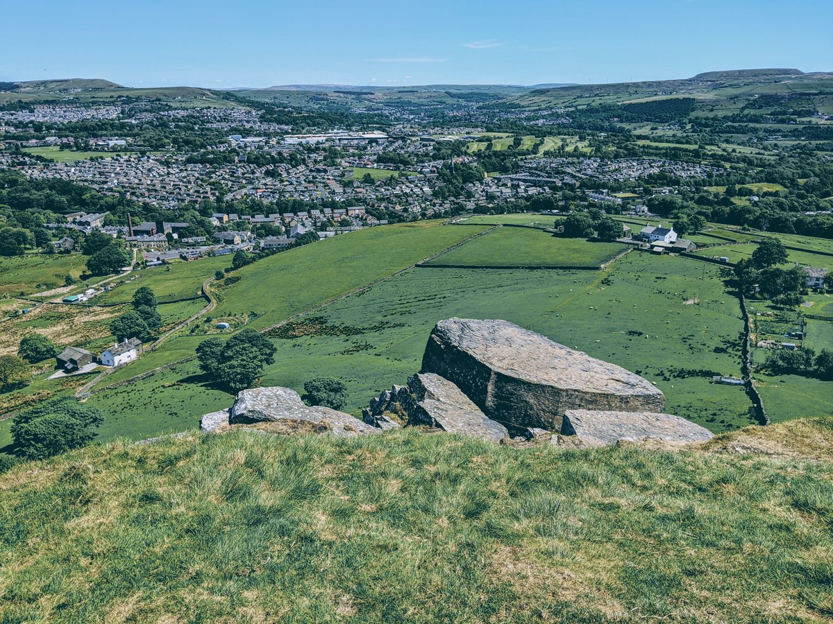 4) Natural terrain communicates it's boundaries less clearly than man made structures. There is not always a fence or wall to stop you falling off a steep drop.Line a cliff edge with rocky outcrops to form a natural parimeter and make the edge more visible to a player.