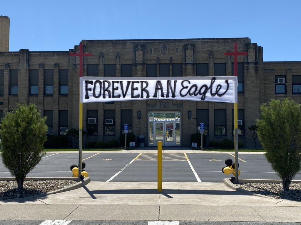 mhsgoeagles's tweet photo. Congratulations @mhs2020__ ! We are so very proud of all your accomplishments! 👨🏼‍🎓👩🏼‍🎓 Definitely a year to remember and a class we will never forget! 🖤💛Good luck in your future endeavors and don’t forget to come back &amp; visit! #foreveraneagle #FINISH https://t.co/7nXzFg3jgX