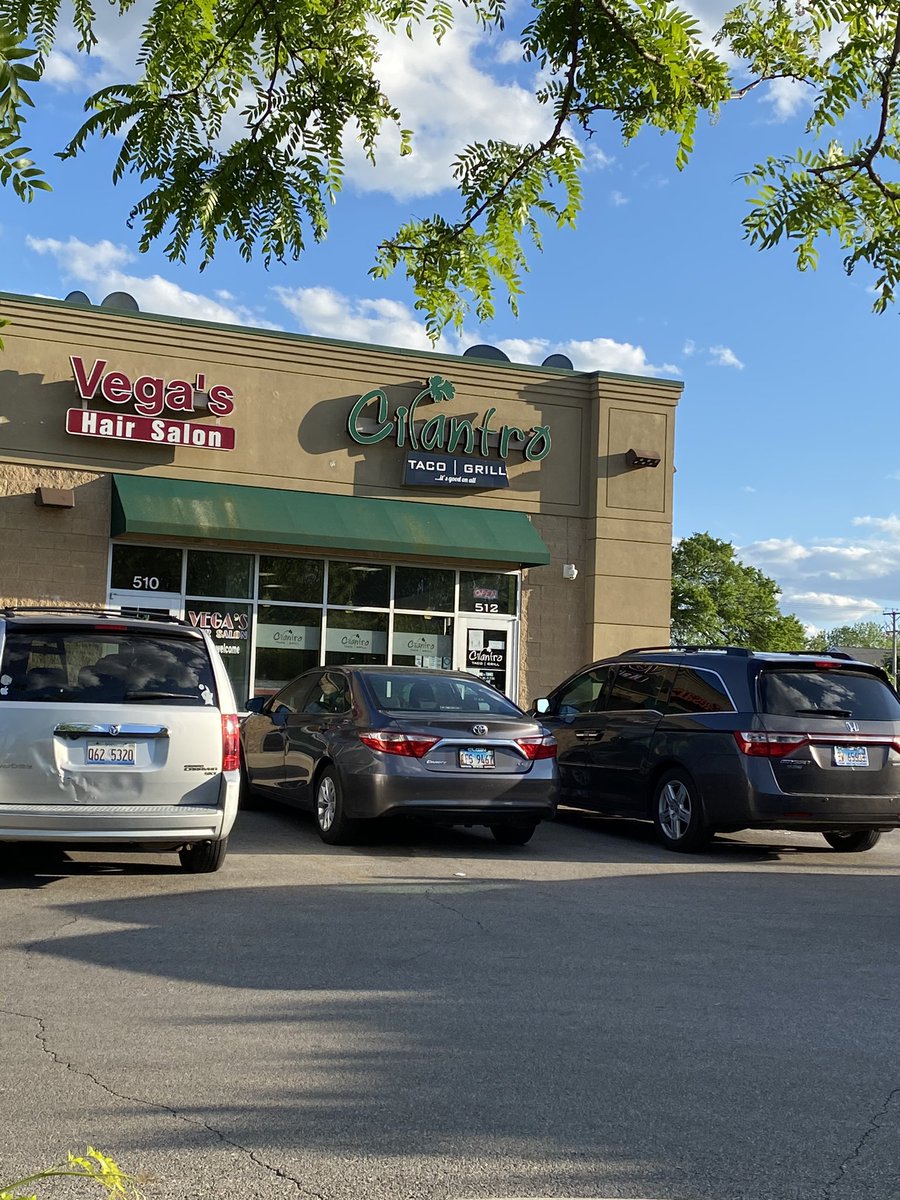 devbearoper's tweet photo. @ps_cristopher Que te digo bro, en el estado de IL hay muchísima variedad, eso si, no he encontrado una taqueria que vendan los tacos de pastor como Morelos pero..!  There is a place called Cilantro Taco Grill que shit..! they are really good, es donde más se parecen los tacos a los de casa. https://t.co/cKJP8I71Qp