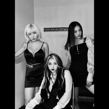 CLCSpain__'s tweet photo. {INSTAGRAM} - 200531
#YEEEUN #예은 en el Instagram de Jiwoo de Kard junto a ella y Queen Wa$abii
@CUBECLC #CLC #씨엘씨 @KARD__SPAIN
Cr. _zziwooo0 https://t.co/uhFOOXeFgR