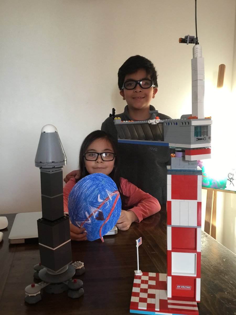alexisastorga's tweet photo. #DragonLaunch un homenaje para @NASA y @SpaceX por inspirarnos a soñar con un futuro mejor y a ser valientes https://t.co/CpInWvArmD