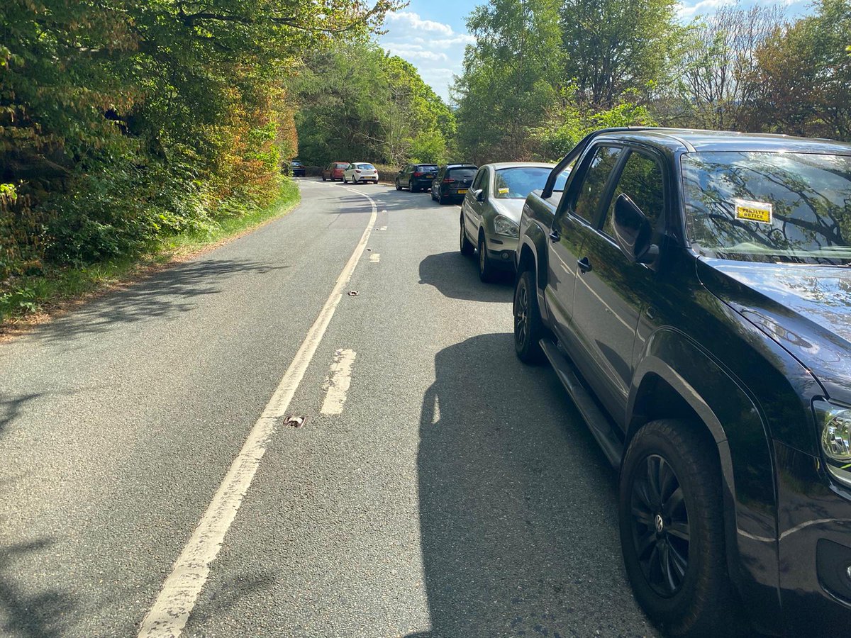 DerbyshireRPU's tweet photo. B6521 Padley Gorge. Today 40 drivers have a £100 fine and 3 penalty point licence endorsement incoming. Surrounding us and shouting won't help. We've had to help guide traffic through at points due to dangerous parking. Many cyclists thanking us. Read the signs and Highway Code. https://t.co/7y4OCbySmu