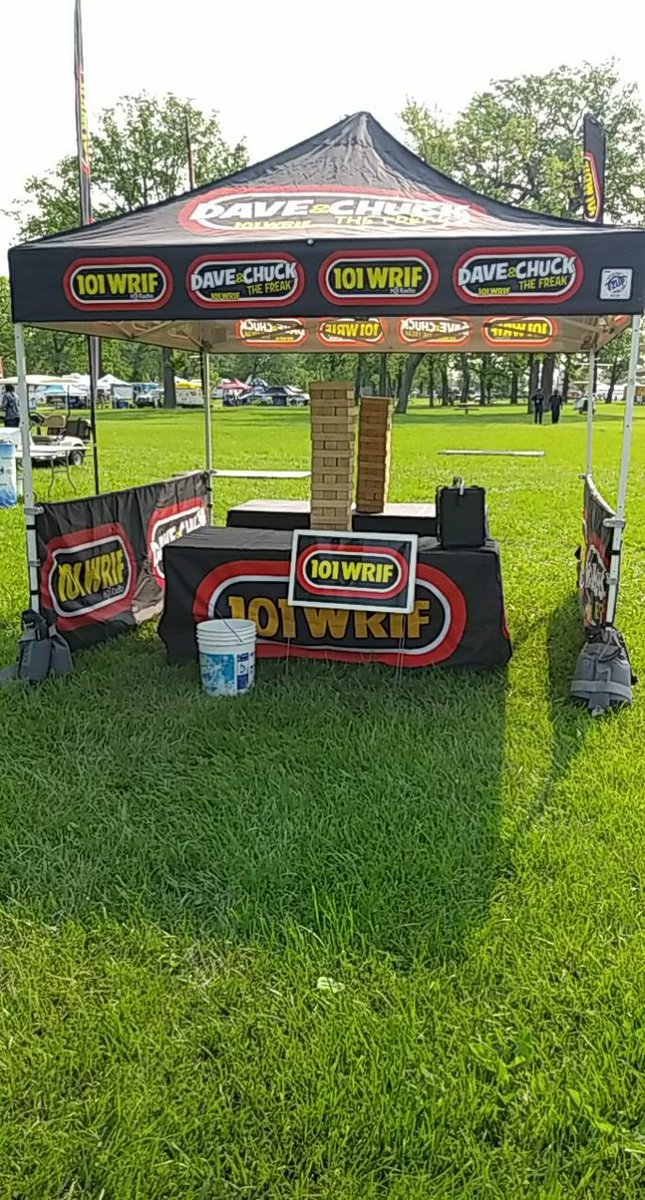 CreativeCthulhu's tweet image. A year ago today was the Belle Isle Grand Prix and one of the few days that May that it didn't rain.. It was also my second time volunteering with 101.1 The WRIF and first time eating a Canoli with Meltdown and the WRIF gang @MeltdownWRIF @101wrif