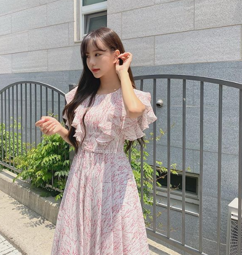 official_areum's tweet photo. 🧚‍♀️
오랜만에 샤랄라✨
@aka_ibbi
@mercibien_official
#메르시비앙 https://t.co/XjqqrqSotf