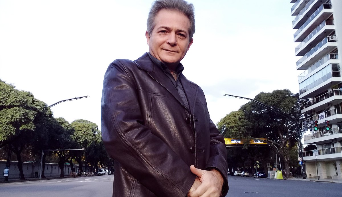 motoreco_ok's tweet photo. “La Renta Básica garantiza un umbral de sostenibilidad para alcanzar una sociedad más justa”

👉🏼Entrevista a Pablo Sercovich.  Análisis sobre los posibles alcances y consecuencias que tendría la aplicación de la Renta Básica en nuestro país.

(Por @es_cen) https://t.co/t66bnRMcgW https://t.co/K9oSAORJEu