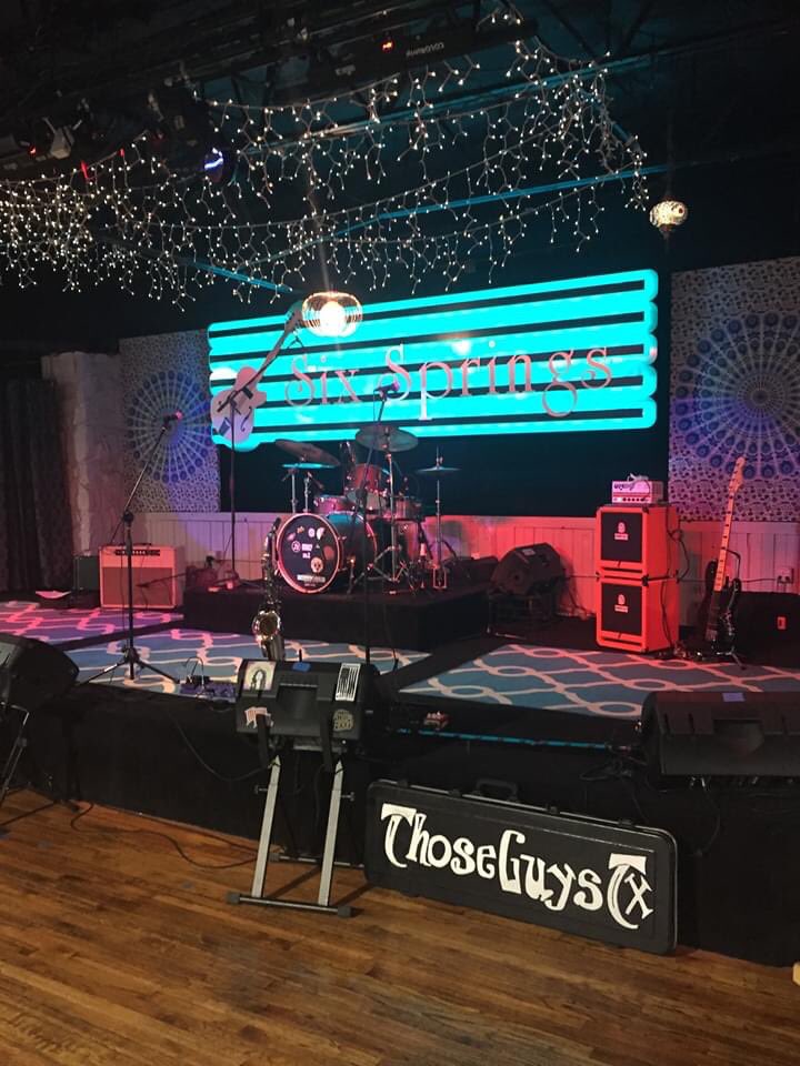 TxThose's tweet image. Great to be on a stage again last night.
Six Springs in Richardson TX. with Those Guys and EJ Mathews.