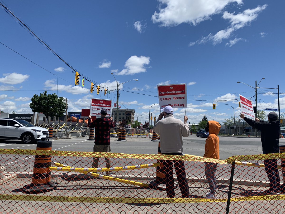Cherniak's tweet photo. It’s a different sort of protest in #RichmondHill today against 60 storey or higher buildings #nooverdevelopment #yongebernard https://t.co/4NtfTiJ6DX