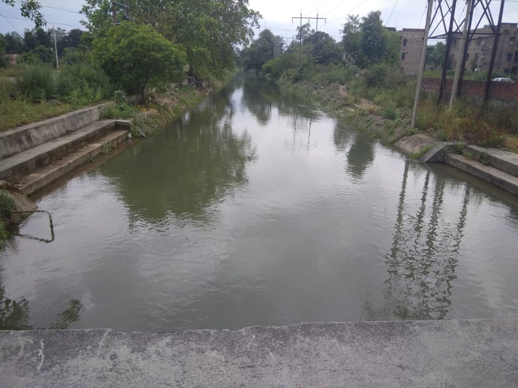 Punjab released the water in Ravi today after its sudden closure on 24 May for repairs of Madhopur Barrage,affecting farmers dependent on #KathuaCanal and #RaviCanal. Matter was taken up by Com-Secretary JSD with Prpl Secy Water Resources Punjab. Big relief to farmers of Kathua.
