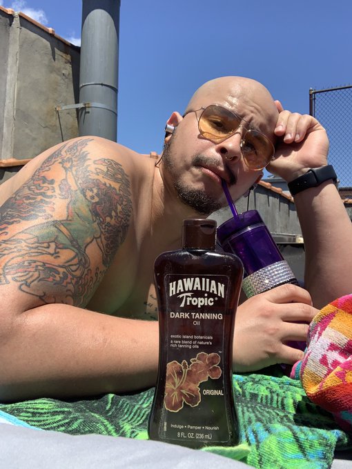 ☀️🏙🥤 https://t.co/YVXbhQQBVS