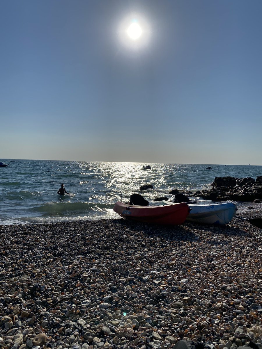 #pureislandhappiness #IsleofWight <a href="/VisitIOW/">Visit Isle Of Wight</a> <a href="/seaviewIOW/">Seaview IOW</a> .......this morning....7.57am, breakfast on the beach and a swim...
