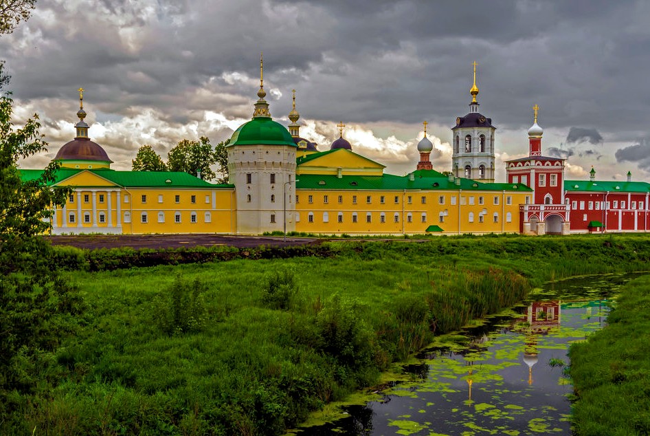 100 ЗНАМЕНИТЫХ МОНАСТЫРЕЙ
32. Николо-Пешношский монастырь. 1361 г. Луговой. 
<a href="/history_RF/">История.РФ 🇷🇺</a>    #СТОМОНАСТЫРЕЙ
В 1553 здесь остановился Иван Грозный и услышал от епископа Вассиана совет: "Не имей советников мудрее себя, ты должен учить, а не учиться, повелевать, а не слушаться".