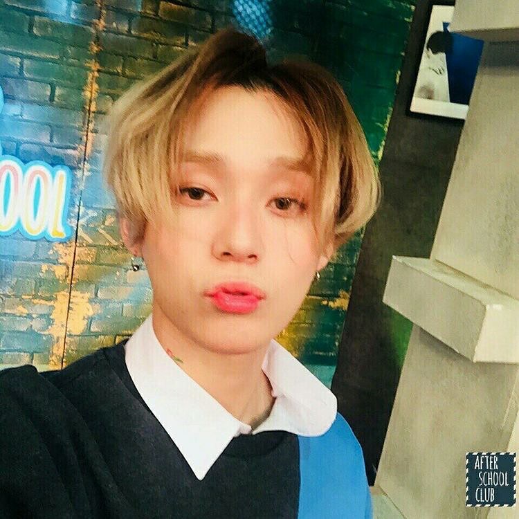 prettymh514's tweet photo. Hyojong 🥺🥺🥺

Feliz cumple bebé precioso, de verdad me alegra ver que eres feliz porque eso es lo único que importa. Espero escucharte con nuevos temas más pronto ♡
#SunshineDawnDay  #예쁜꽃처럼_던이_생일축아해 #hyojong https://t.co/x5mdqDrAex