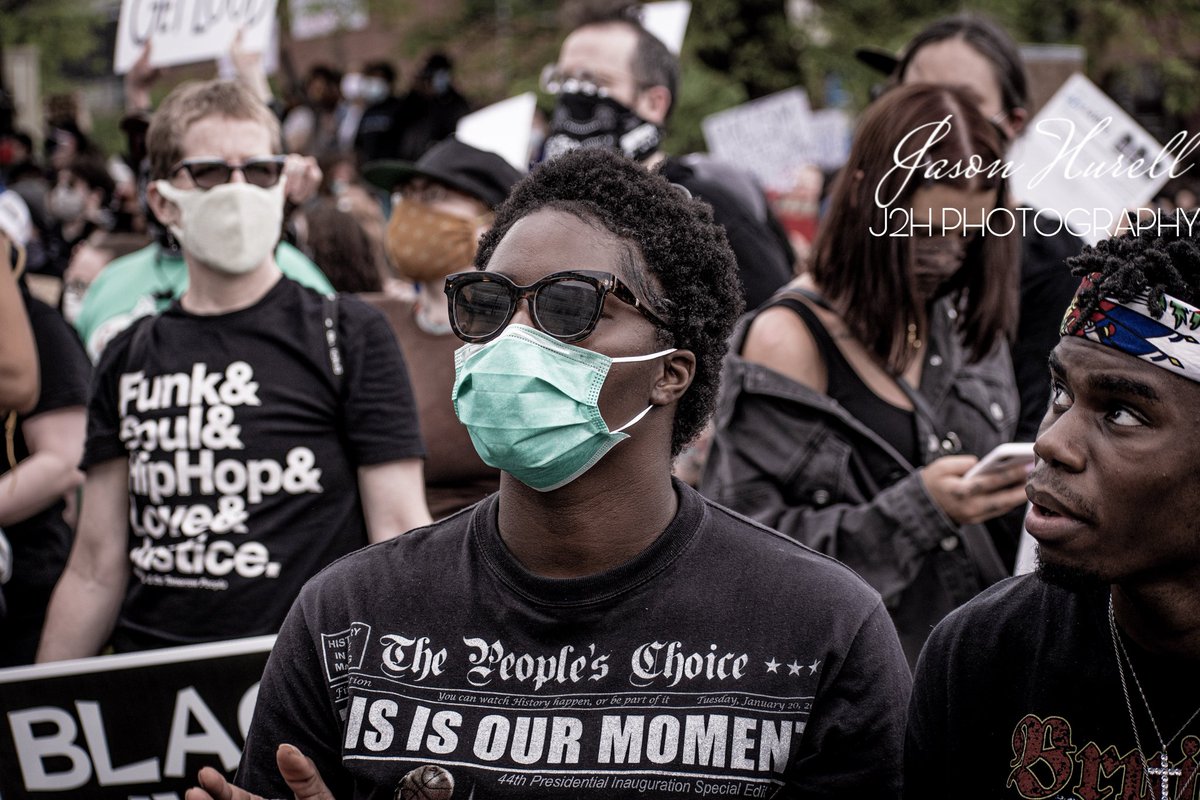J2hPhotography's tweet photo. Letting everyone know the protest started peaceful #BlackLivesMatter #RochesterNY @news10nbc @13WHAM #rochesterprotest #RipGeorgeFloyd https://t.co/0hq0P39Yos