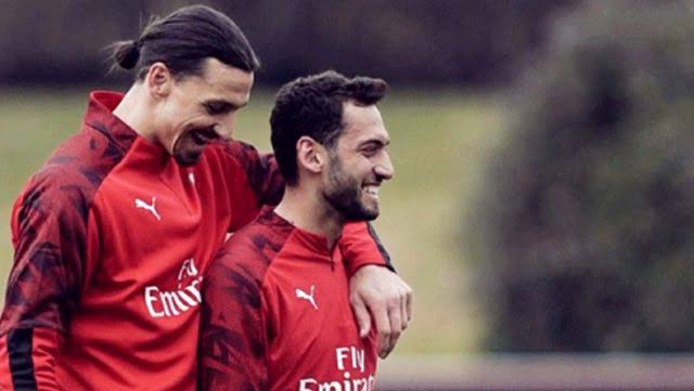 FutbolAlemi2's tweet photo. 🗣 Hakan Çalhanoğlu:
"Ibrahimovic'in Tükiye'de tuttuğu takımın renklerinde 'Sarı' var! Gülüşümden anlayın." https://t.co/pp0BgLp5t2