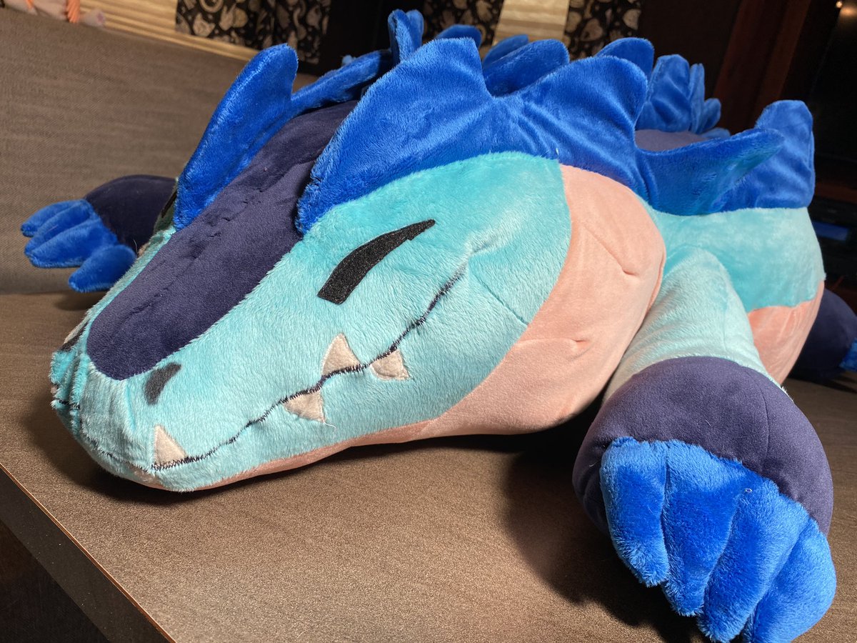 CreepnCat's tweet photo. 🐊 Taking offers on the FIRST GIANT trial flat gator plushie made! This type of gator is way larger than the ones that will be available regularly, and is one of a kind! 🐊

I’ve been calling this guy “sunset beach”.

38” head to tail, soft stretchy ultra plush material! https://t.co/ocqgJCLn8Y