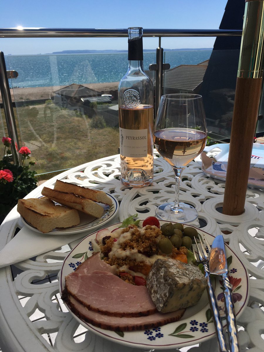 Nico_How's tweet image. No sign of snow today just a rather fine Rose. #45yearcelebration