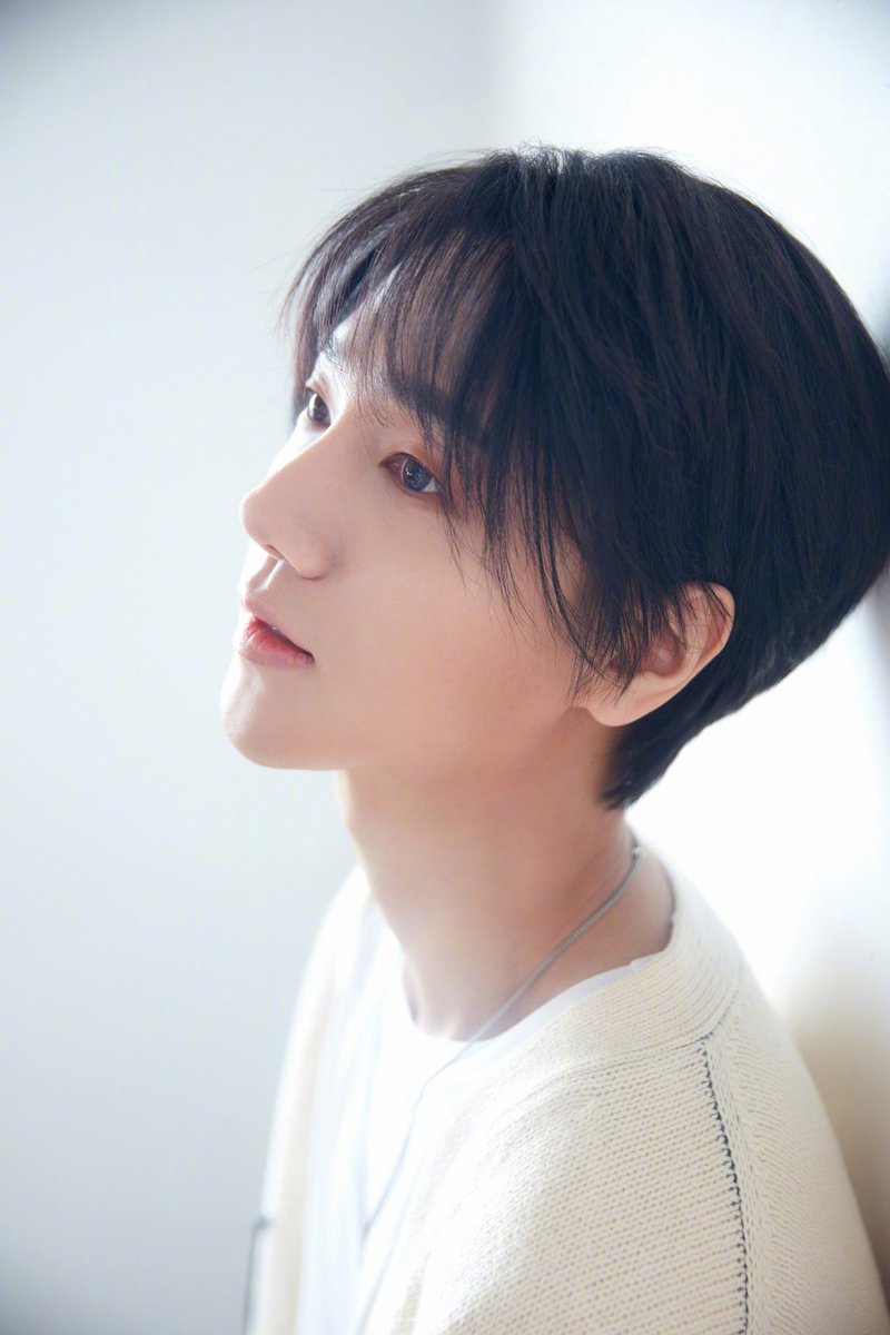 Ivyself0227's tweet photo. #내사랑예성#
#MyLoveYesung# 
I LOVE U forever！！！Plz go sleep！！No bubble！！！Too fast that i cant answer！！ https://t.co/2mrFiYny1S