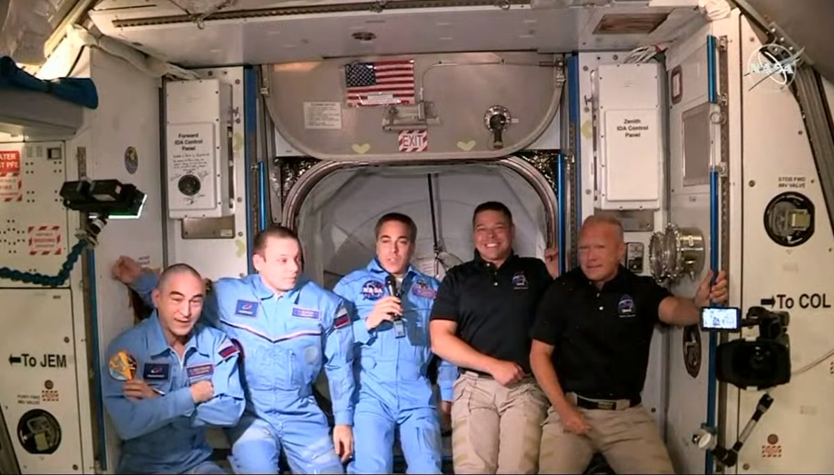 SideralCaravela's tweet image. caravela sideral: Astronauts have already left the Crew Dragon and a... caravelasideral.blogspot.com/2020/05/astron…
