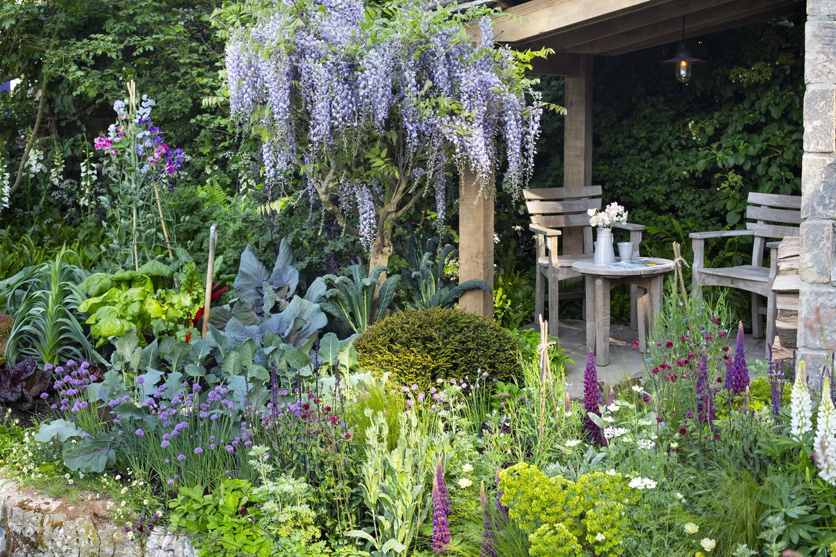 We're over the moon that our 2018 "Welcome to Yorkshire" garden, designed by <a href="/mark_landform/">Mark</a>, has won the BBC’s RHS People's Choice of the Decade Award. 

This stunning garden encapsulated perfectly the idyllic countryside that we are blessed with in Yorkshire. #YorkshireTogether