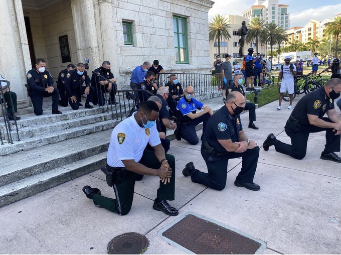 Miami PD we see you. Everyone needs to be united in a policy reform to protect our brother and sisters<a href="/tag/protests2020"class="tags"><span>#protests2020</span></a><a href="/tag/miamiprotest"class="tags"><span>#miamiprotest</span></a><a href="/tag/miamipd"class="tags"><span>#miamipd</span></a>