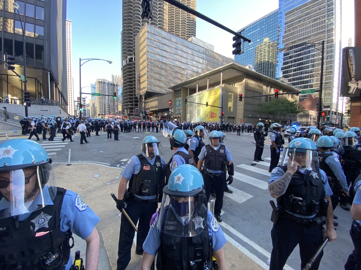 They started congregating five hours before the action even started. They prepared their guns, riot gear, and tear gas in advance. They then began to provoke protestors by separating crowds and groups as early as 2pm.