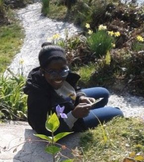 S_poindexterus's tweet photo. While in grad school @PrimConsOBU we did fun things like visit primate rehabilitation centers and sit in the garden looking at the greenery. Sorry for the grainy pic, but I'm happy to be #BlackInNature  #BlackAFinSTEM because #BlackLivesMatter https://t.co/5uP5wd4bow