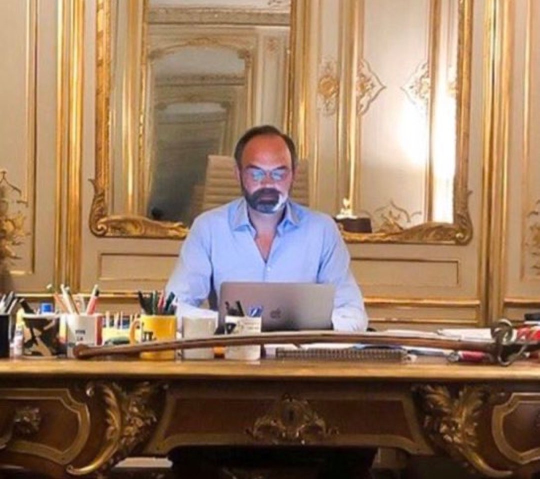 isaoo_s's tweet photo. Tout les twittos entrain d'essayer de faire des tweet pour percer avec les anonymous et Donald trump https://t.co/hcrvZkpkiW