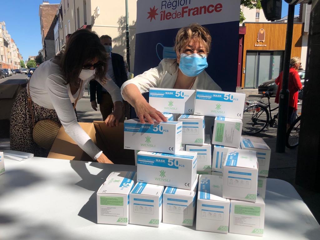 mcsaradjian's tweet photo. Super équipe au marché des Victoires pour la distribution des masques aux Habitants. https://t.co/IYwIowjCYR