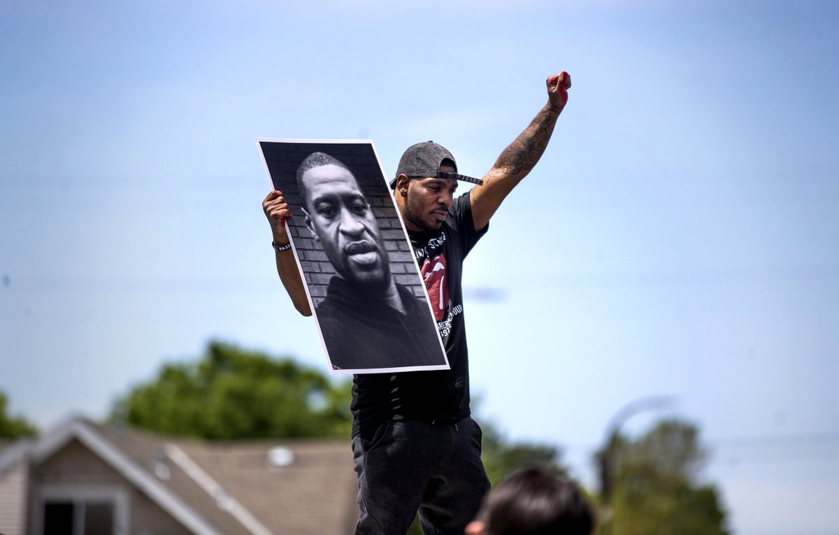 HameDGhashghavi's tweet photo. #Georgefloyd
A RADICAL REVOLUTION IS WHAT AMERICAN SOCIETY NEEDS 
-------
STOP US POLICE BRUTALITY AGAINST AFRO-AMERICANS! https://t.co/ft2Kp432mc