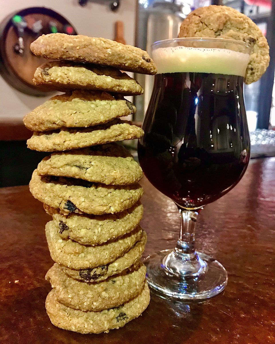 ItascaBrewing's tweet photo. Confession: I have taken up an unhealthy hobby of baking WAY too many cookies and eating WAY too many of them. summer bod here I come! 🍪
.
Check out our Meemaw's Oatmeal Cookie brew. This brown ale is brewed with cinnamon and vanilla bean. Sweet. Cinnamony. Delicious. https://t.co/I6TwSMq28v