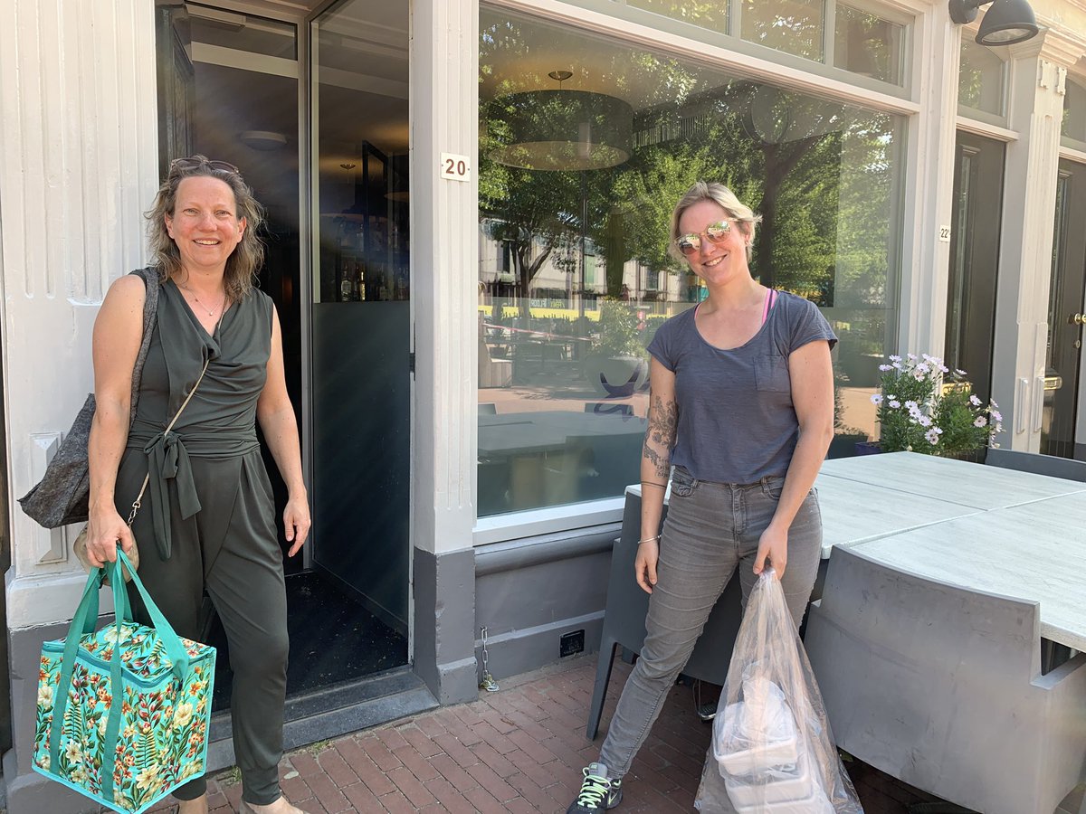 Vanavond genoten van de resultaten van #hulpkeuken010 in #Rotterdam. Honderden kwetsbaren die een heerlijke maaltijd ontvingen door de inzet van restuarants en vrijwilligers. Wat een hoopvolle boodschap tijdens Pinksteren 🔥💪🏼
hulpkeuken010.nl