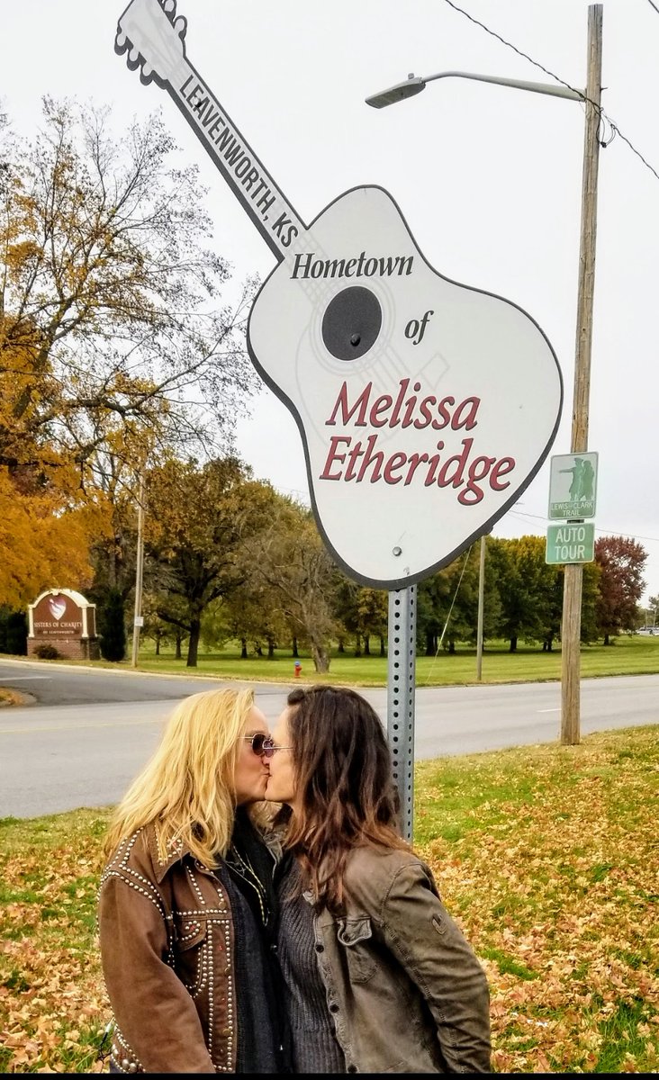 Happy Anniversary to you beautiful and amazing women. Your love for each other is inspiring. Much love to you both from me and Marlo 💞💞💞 @metheridge #Lindawallem 
#LoveisLove #etheridgenation