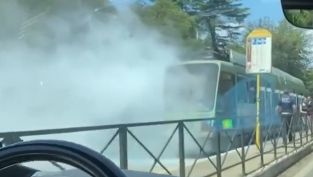 metro_mare's tweet photo. FlamTram sulla linea 19 https://t.co/kcgbnmkzL4
segui l'hashtag #Tram #Roma #TramXRoma #OdisseaQuotidiana https://t.co/gBB0WadNgH