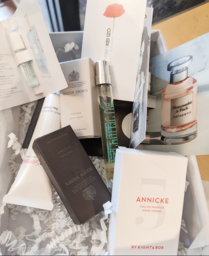 IScentYouADay's tweet photo. New  Perfume Society Discovery Box! Launches We Love has exciting new scents and a v.handy #skinsense day cream. Dive in and read my review https://t.co/EHnGPZEVUF @Perfume_Society @MoltonBrownUK @makesskinsense  @Abercrombie @LALIQUE @kenzo #escentric #molecule05 @EIGHTBOB1 https://t.co/c0iqrRGJK0