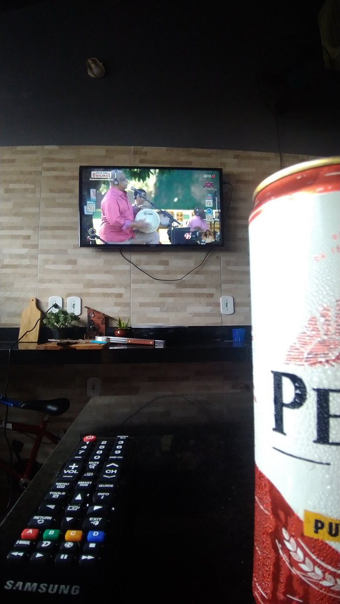 rojansen's tweet image. Isso é #fundodequintal