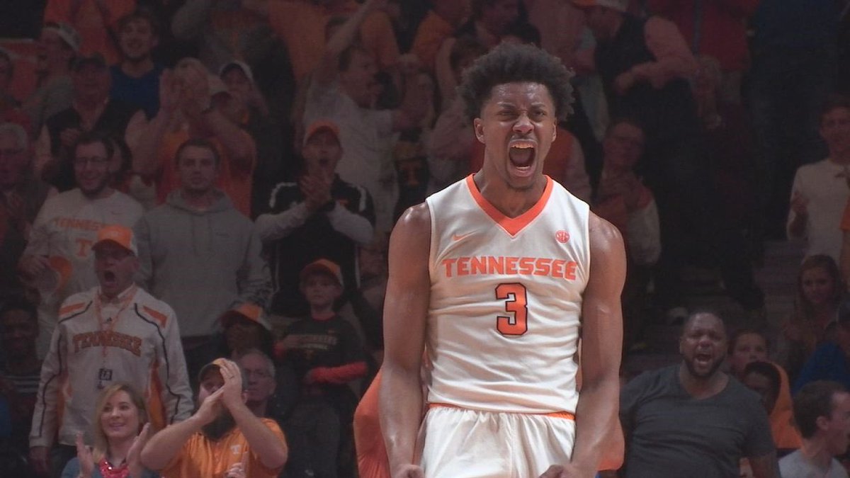 TBTBallinteers's tweet photo. Our guy @datkiddRobert is fired up for #TBT2020 He’s the youngest player for the Ballinteers. He also ranks inside the Top 50 in the Vols all-time scoring list! https://t.co/x2fZ8zKgKv