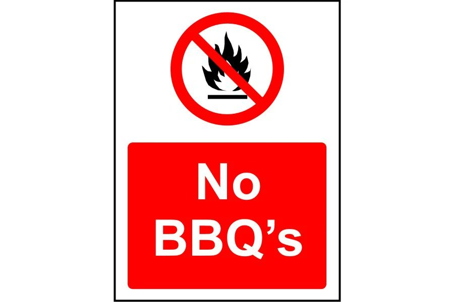 hiwfrs_control's tweet photo. Heads up for anyone in the New Forest, BBQ's are currently not allowed under any circumstances due to the high risk of wildfires. We urge you to please respect this, we are attending an unprecedented number of fires spreading out of control #nobbq https://t.co/dHRJSx6x14