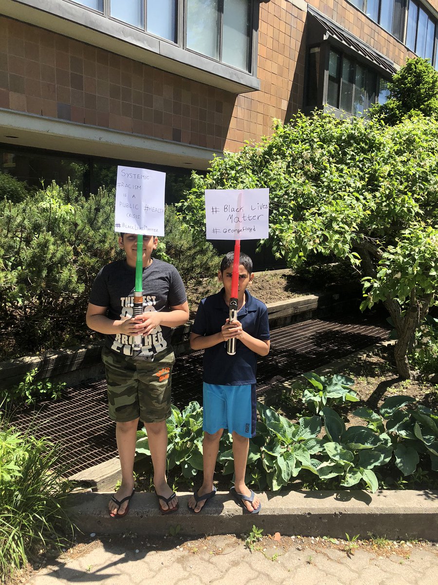 PeerNazia's tweet photo. #blacklivesMatter  Systemic #racism is a #publichealth crisis 

Isma’il, Adam and I had a physically distant #protest to join all the other protestors in #Toronto and across the #globe 
@MaxEbrahim @FawziaPeer 
#ICantBreathe #BreonnaTaylor #GeorgeFloyd #runwithmaud https://t.co/lHgePmJ8KV