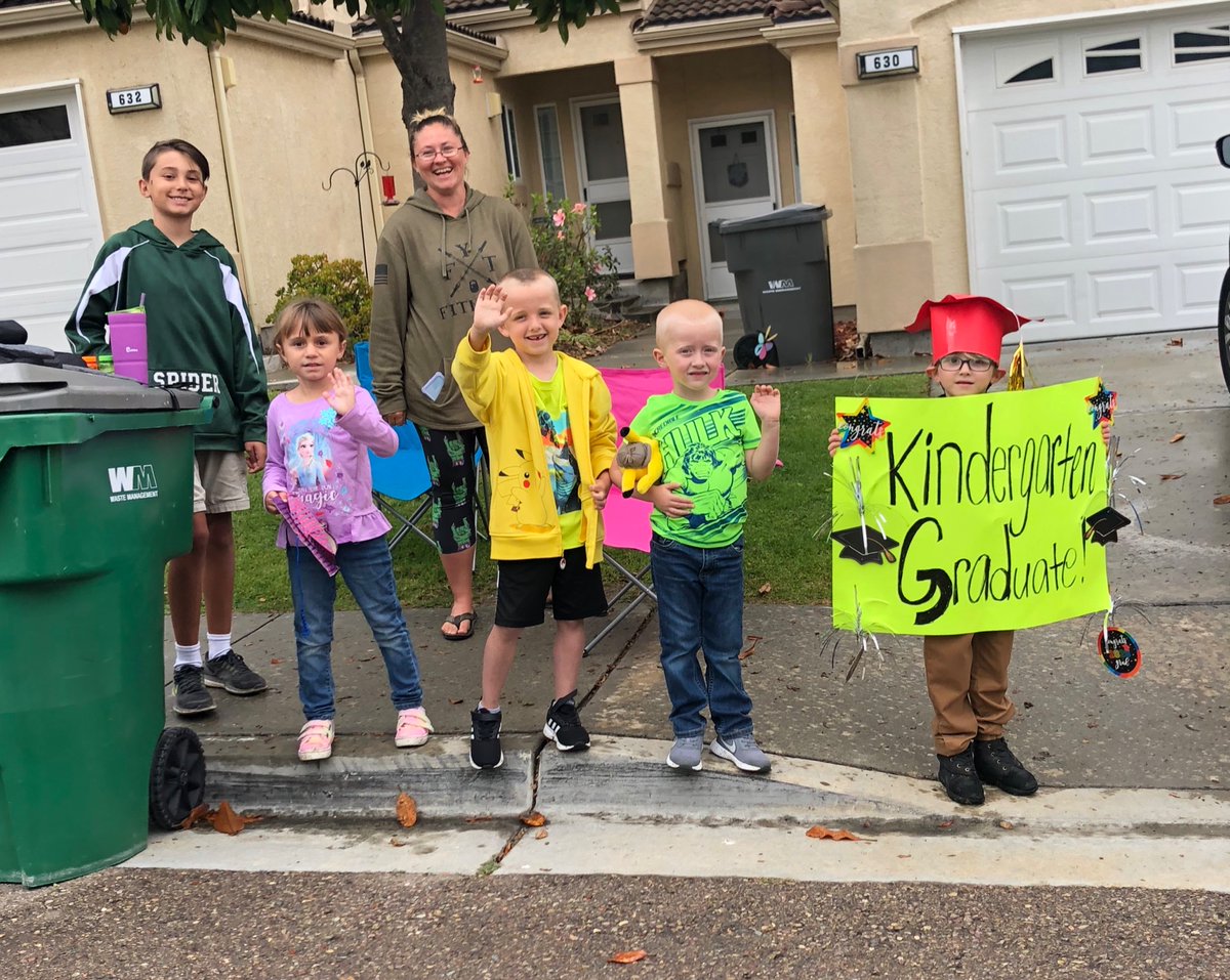 FirstiesMfp's tweet photo. The love shared between Sts and staff @MaryFaySchool on our last day was palpable! Nothing can stop the relationships and bonds that were formed this year! @FrostBfrost0 @MrsShinnerMFP @FUESDSchools @supsingh https://t.co/SVRtVHYhTZ
