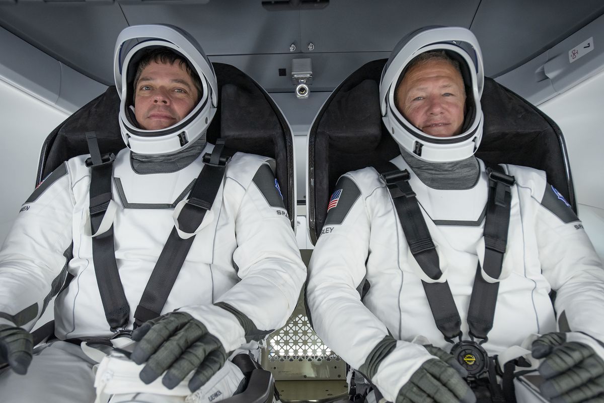 nschobinger's tweet photo. SpaceX-Mission &amp; Design: Remarkable evolution of the design. Spacesuits (pumpkin > starman), cockpit (knobs > touchscreen) exude modernity - in space. | read too https://t.co/WqlXzhoUGm via @bbc and https://t.co/ndoa4DTnAK via @kaistha_deepak | #designthinking #SpaceX #NASA | https://t.co/UUKV8OByw2