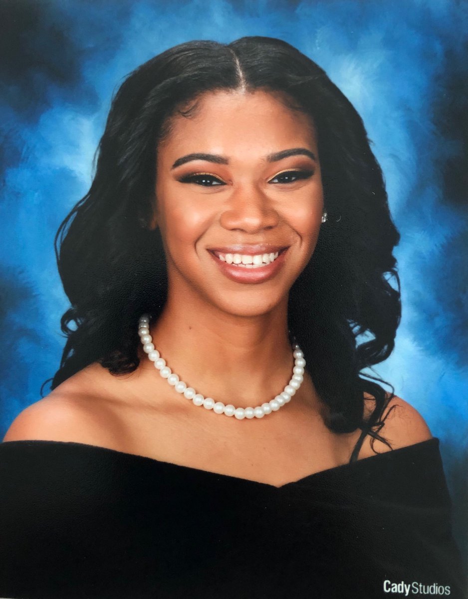 gos_sgrho's tweet photo. Another Class of 2020 graduate - Rhoer Jade Lanier! She is shining and we are so very proud! She will attend Bethune Cookman University in the fall. Congratulations! π¦ #SigmaGammaRho #SGRho #GammaOmicronSigma #GOSshine https://t.co/aP4LEFfnJv