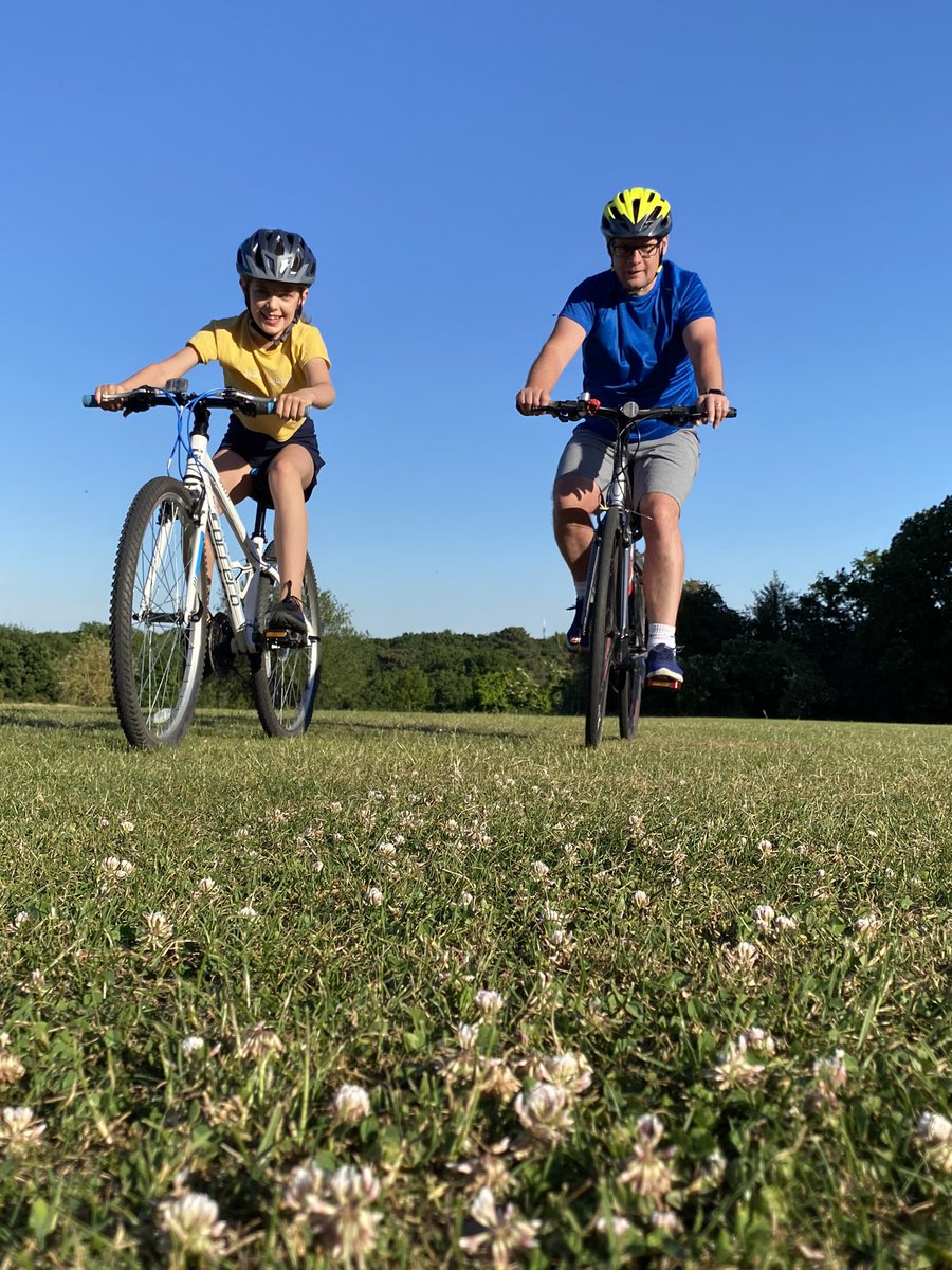 gleni77's tweet photo. Sunday evening vibes #cycling #sunshine #beamingsmiles #family #shadeintheshades 😎 https://t.co/wZ9fCudmjj