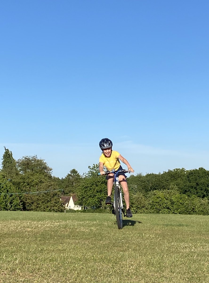 gleni77's tweet photo. Sunday evening vibes #cycling #sunshine #beamingsmiles #family #shadeintheshades 😎 https://t.co/wZ9fCudmjj