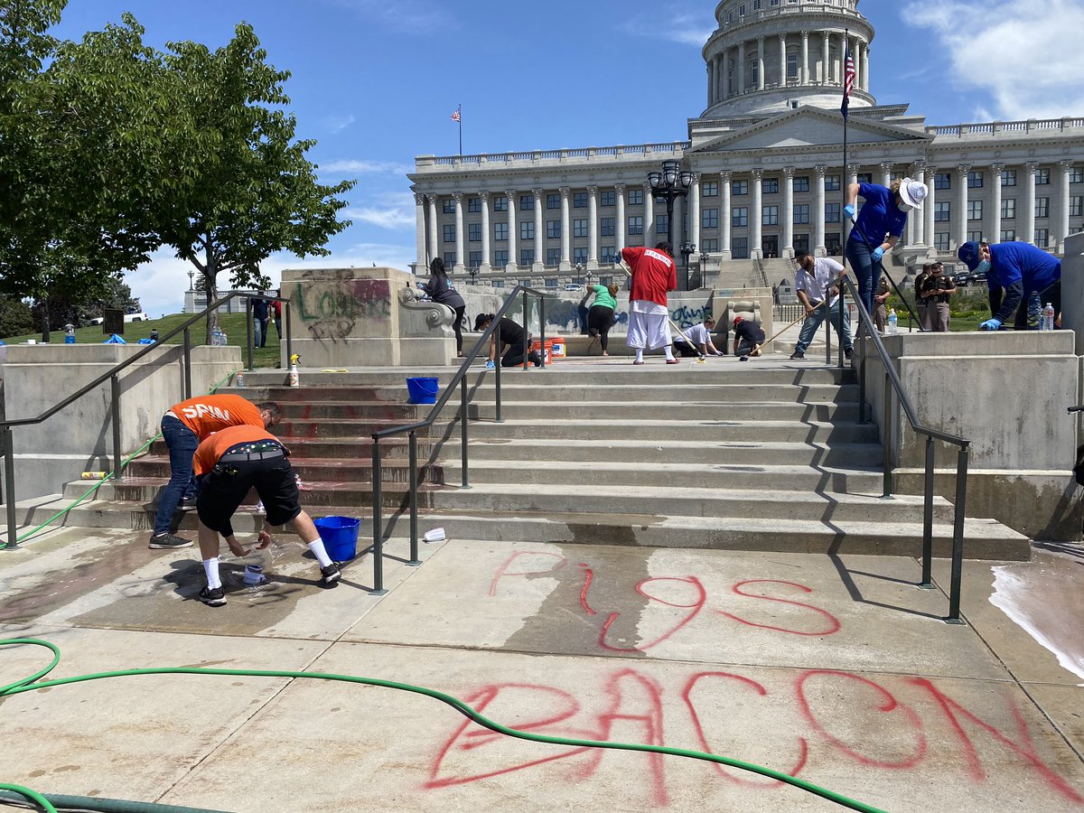 GenZ_UtahJazz's tweet photo. So sad to see what happened in Salt Lake and across the country yesterday. However, I love seeing the resilience of people as they work to clean up after an ugly May 30, 2020 in SLC. #globeslcc #slccsmc Congrats to @GlobeSLCC and all local media outlets in your coverage yesterday https://t.co/X5eDHLEDpB