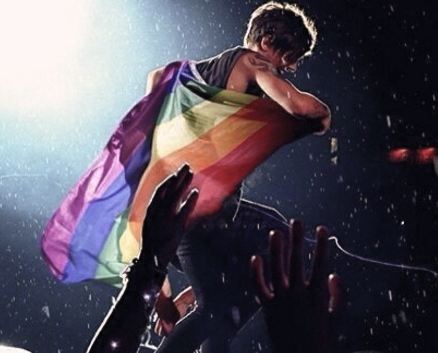 LOUIS TOMLINSON
