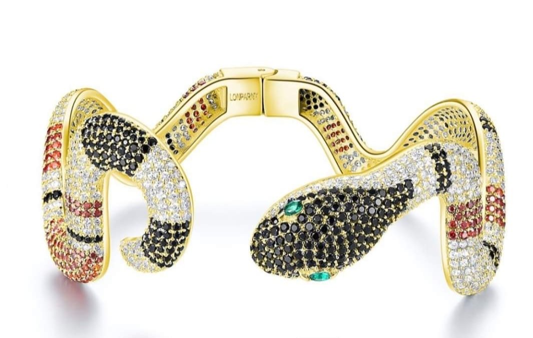 LPNY_'s tweet photo. Solid 18k Gold 600 Diamonds 6 Carat vvs -- it's heavy , It's Expensive ! #GOLD #18k #Diamond #LPNY #LONPARNY #snake https://t.co/oGvgv2ke0h